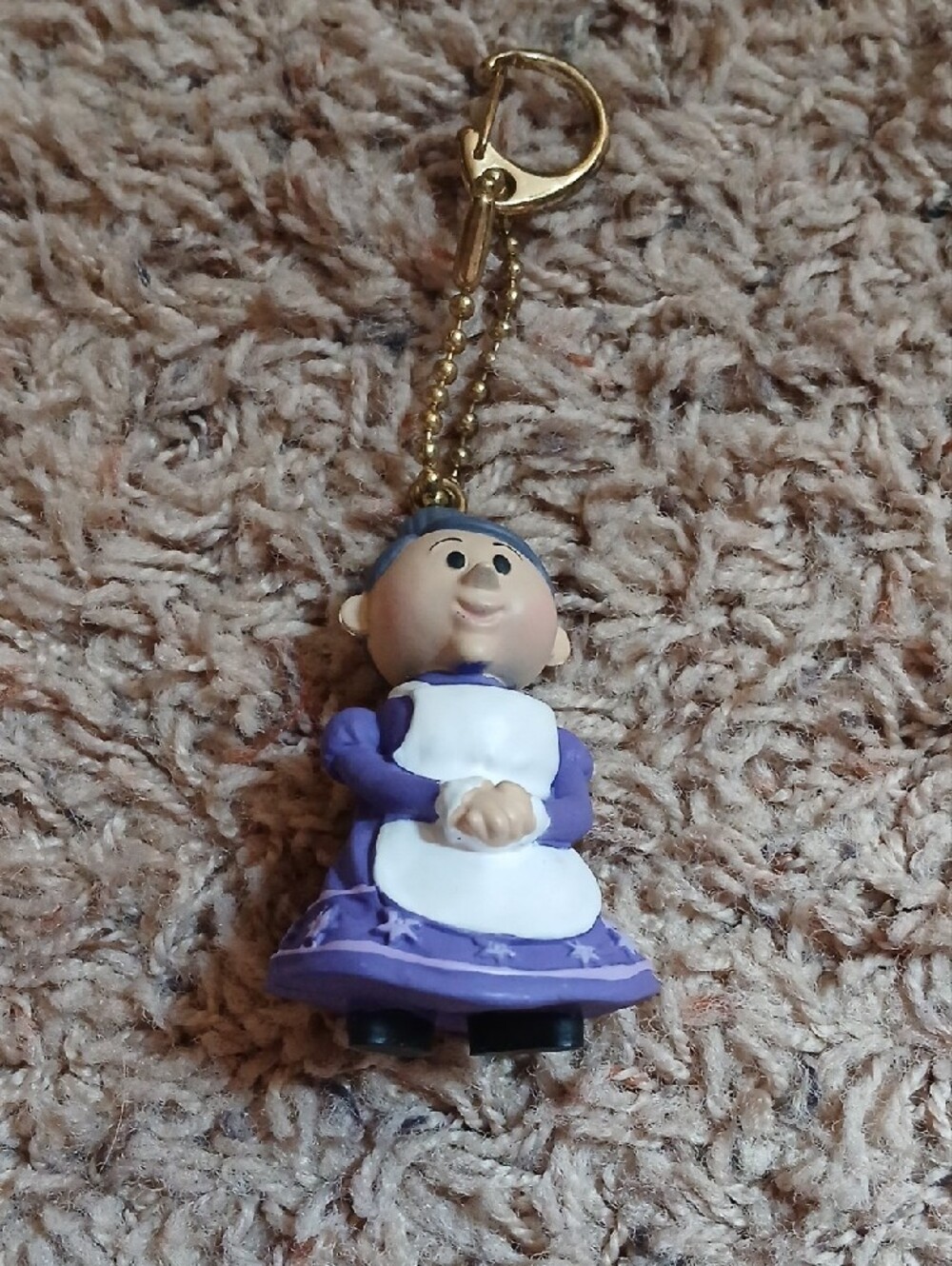 Mrs.Claus Key Chain From Rudolph - Picture 3 of 3